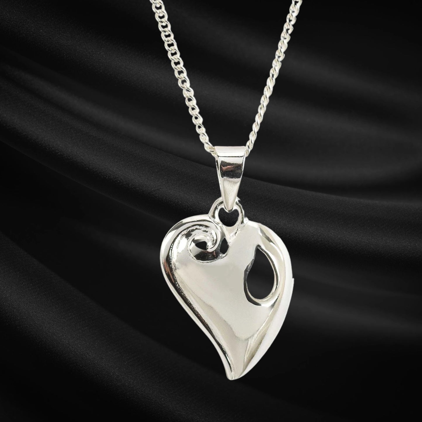 Reunion Heart Necklace Silver 18"